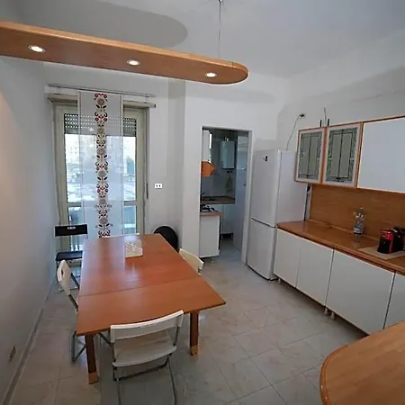 Cozyneat Hub אכסניה