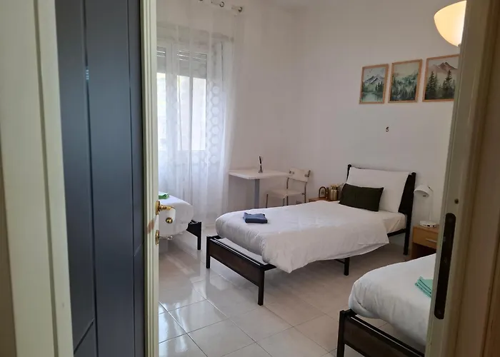 Cozyneat Hub Hostel *